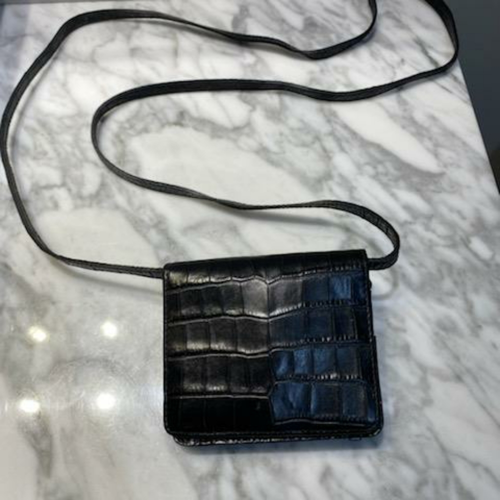 Crossbody - Picture 2 of 6